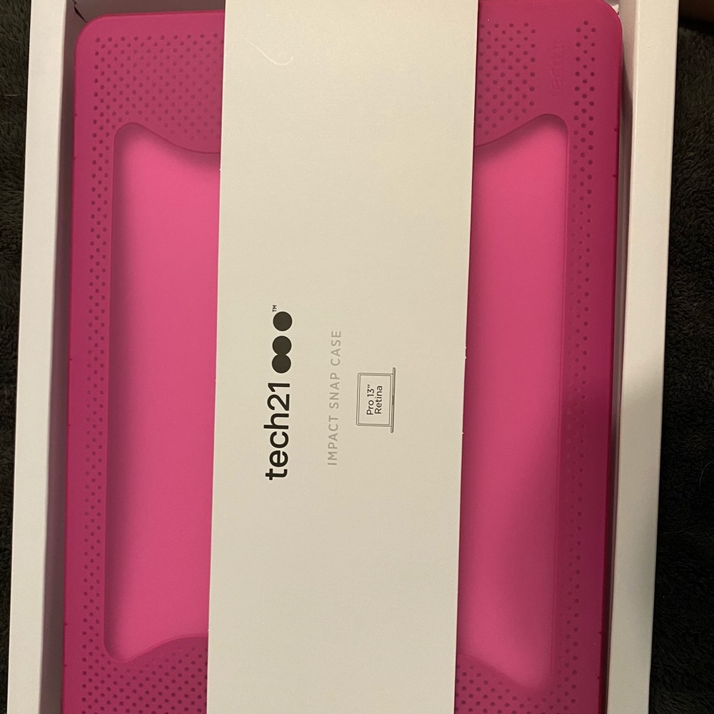 MacBook Pro 13” tech21 case